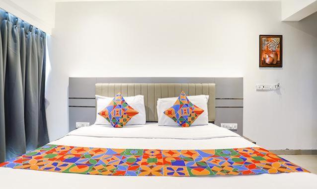 Dhd Deluxe - Railway Station Hotel