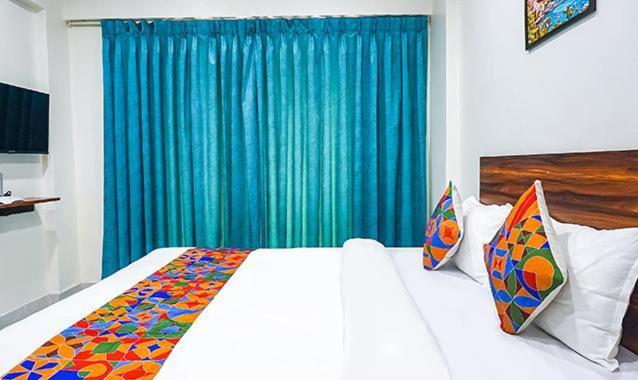 Dhd Deluxe - Railway Station Hotel