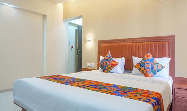 Hotel Dhd Deluxe - Railway Station 3*