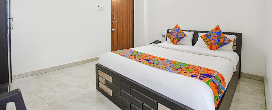 Hotel Dhd Deluxe - Railway Station 3*