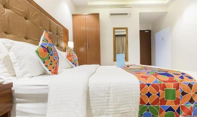 Hotel Dhd Deluxe - Railway Station 3*